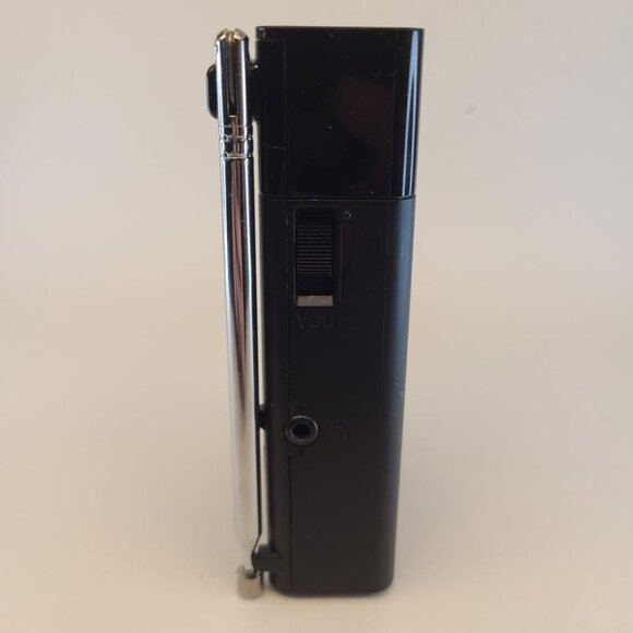 Sony ICF-P26 Portable Pocket FM/AM Radio Built-in Speaker Black - Picture 5 of 8